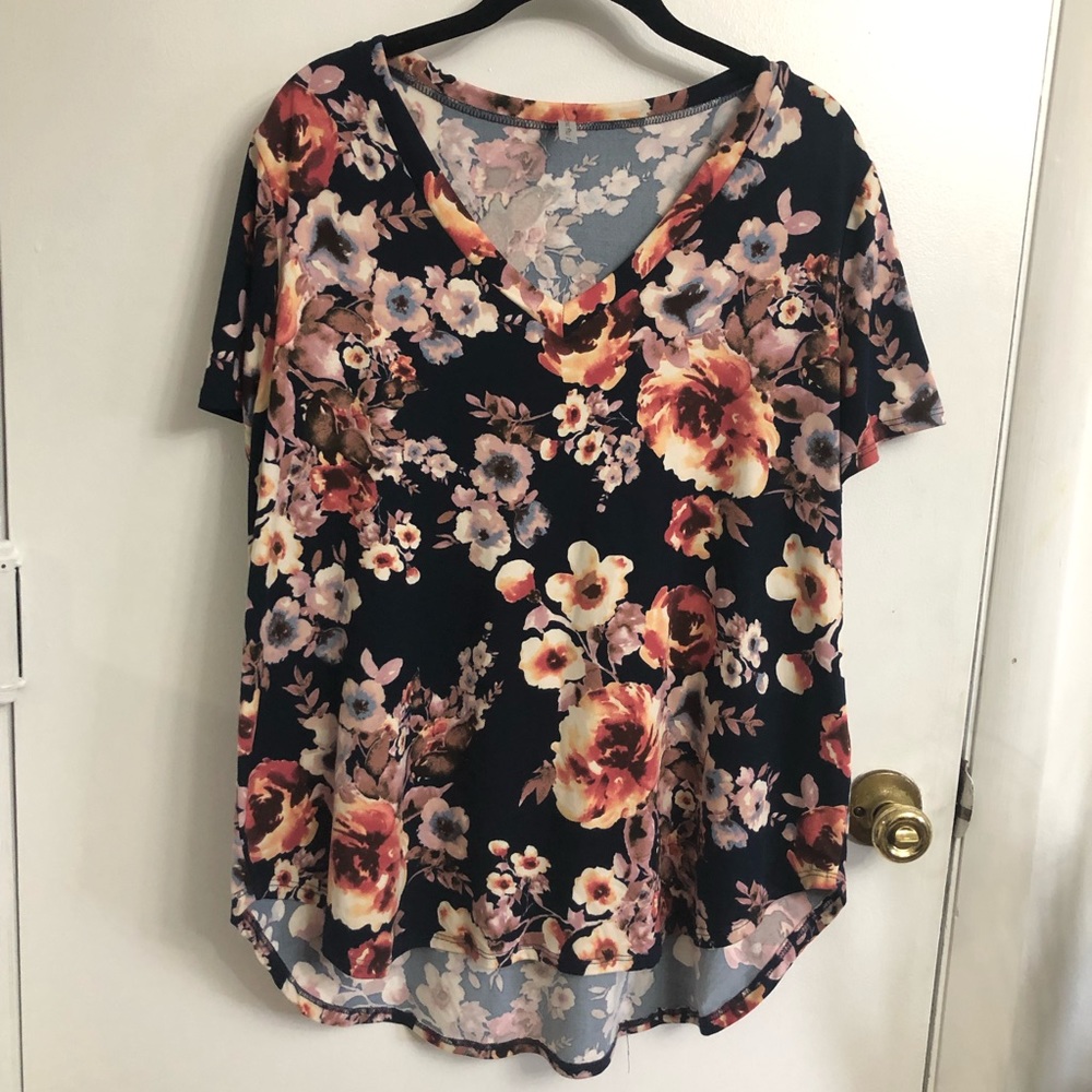 Floral V-neck Tee | XL
